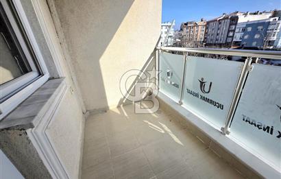 GELİBOLU'DA MERKEZİ KONUMDA ARA KAT 2+1 GENİŞ SATILIK DAİRE