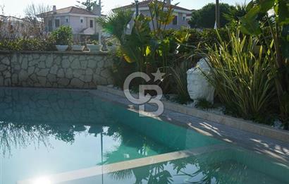 ALAÇATI GÖBENE MAHALLESİNDE SATILIK LÜKS VİLLA