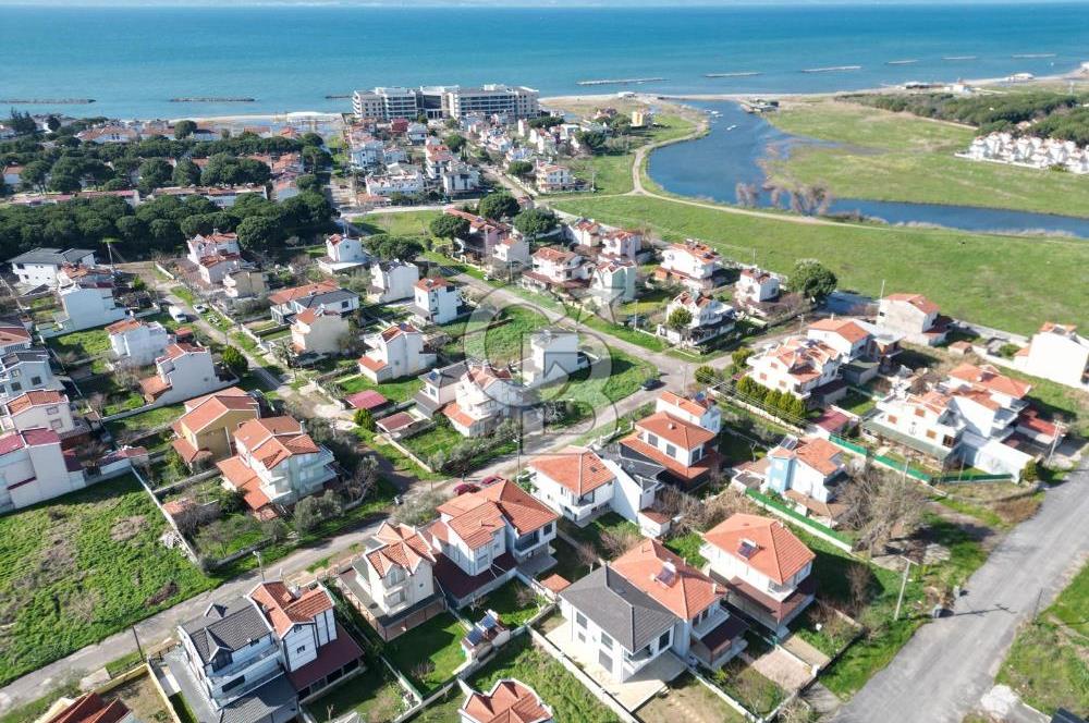 Mavinin ve Yeşilinin Buluştuğu Nokta: Altınova’da Fırsat Villası!