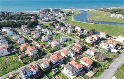 Mavinin ve Yeşilinin Buluştuğu Nokta: Altınova’da Fırsat Villası!