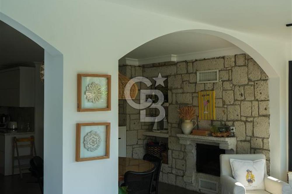 ALAÇATI GÖBENE MAHALLESİNDE SATILIK LÜKS VİLLA