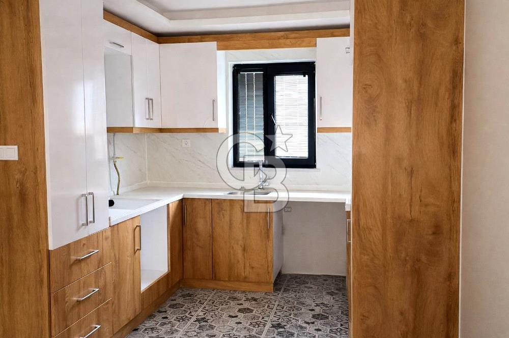 site içinde baştan sona yenilenmiş 4+1  tripleks villa