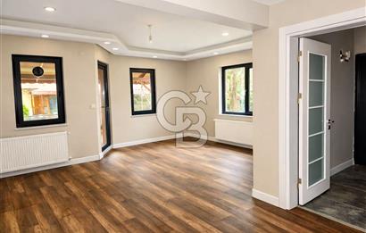 site içinde baştan sona yenilenmiş 4+1  tripleks villa