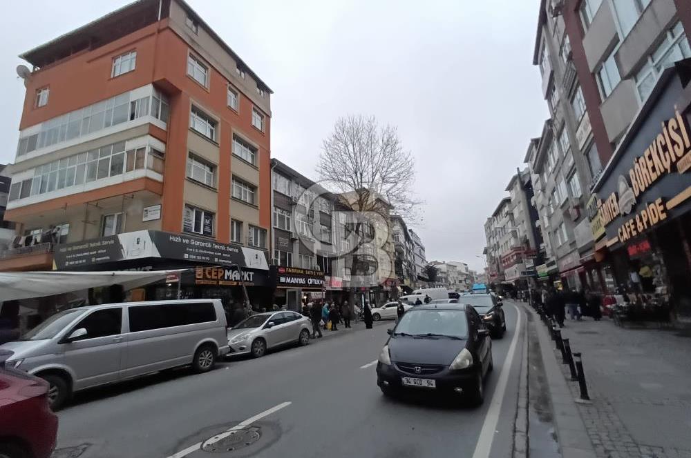 Ümraniye Sütçü İmam Caddesi’nde 2+1 Çatı Dubleksi Kiralık Daire