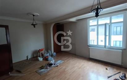 Ümraniye Sütçü İmam Caddesi’nde 2+1 Çatı Dubleksi Kiralık Daire