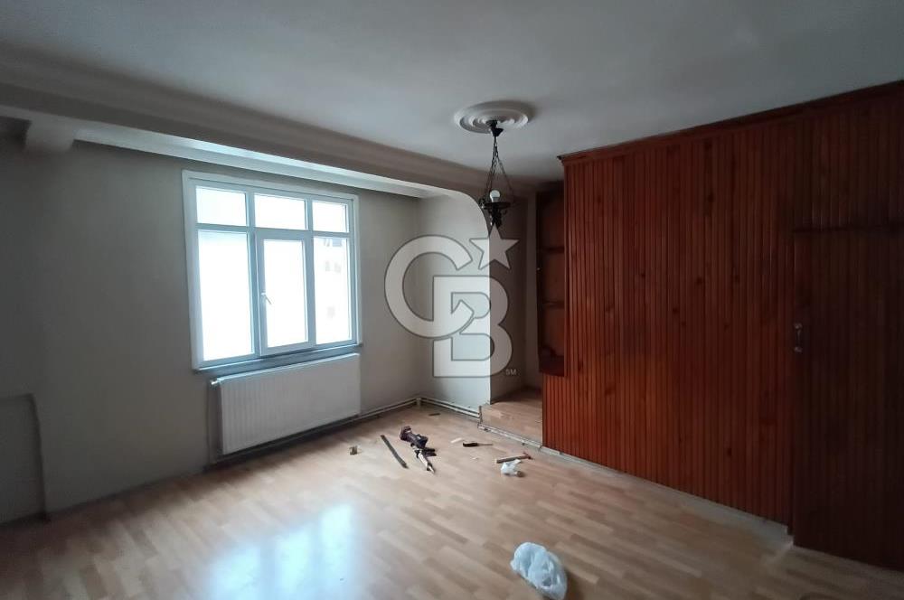 Ümraniye Sütçü İmam Caddesi’nde 2+1 Çatı Dubleksi Kiralık Daire
