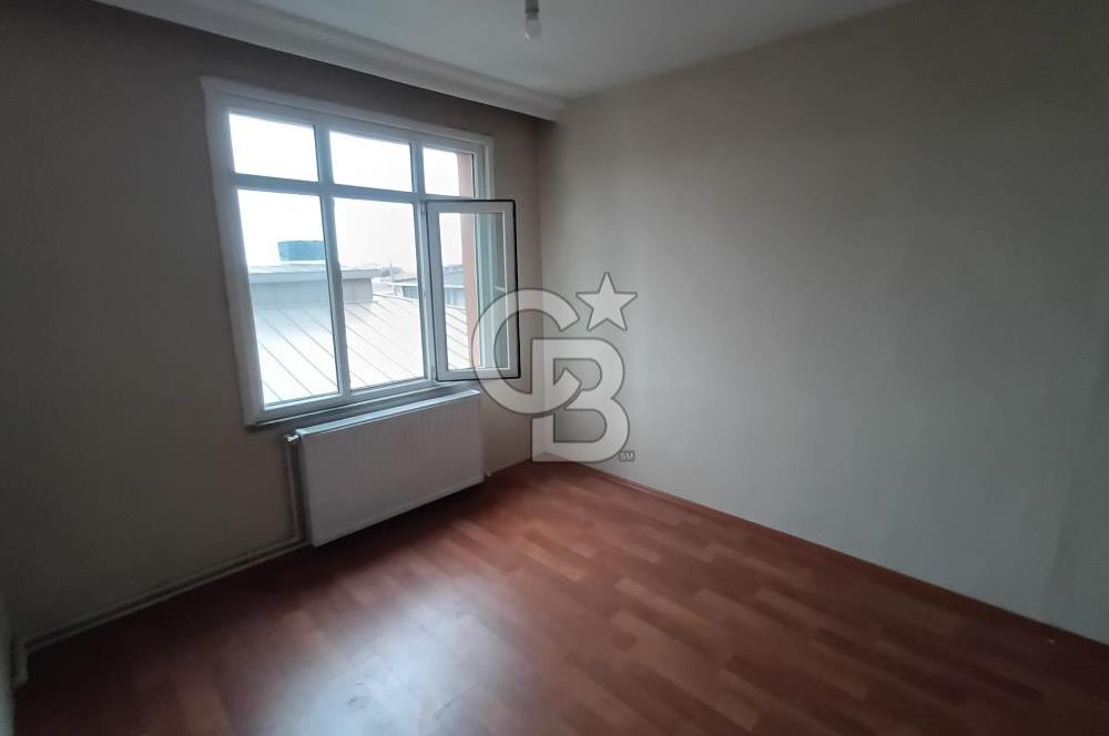 Ümraniye Sütçü İmam Caddesi’nde 2+1 Çatı Dubleksi Kiralık Daire