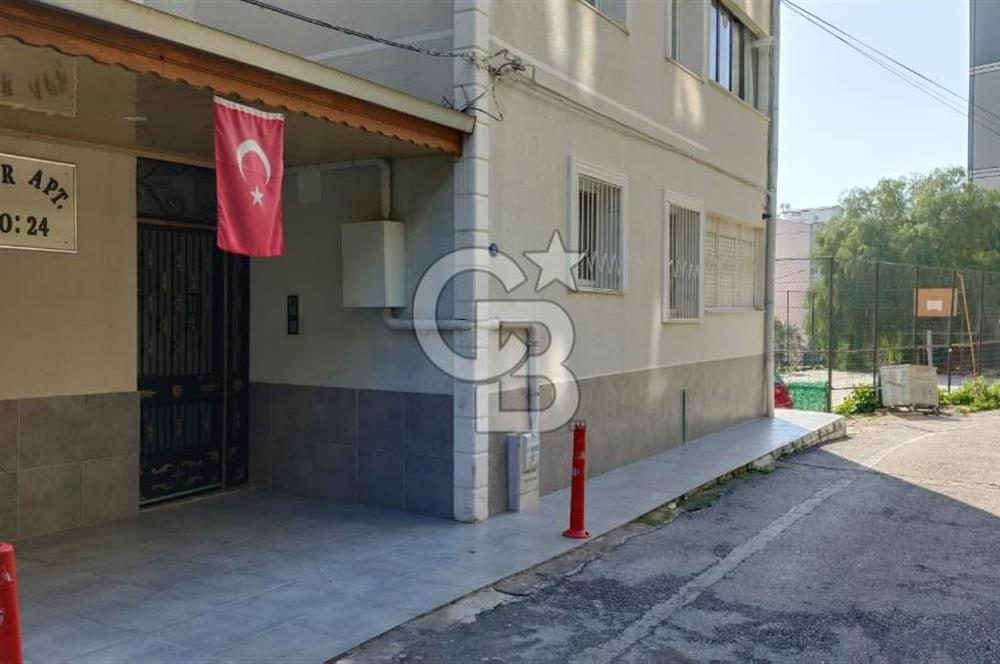 Çiğli, Egekent Mah., Sağlıkçılar Sitesinde 3+1 Satılık Daire