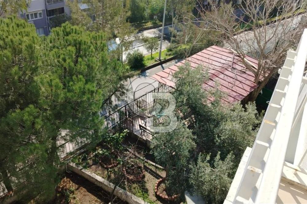 Çiğli, Egekent Mah., Sağlıkçılar Sitesinde 3+1 Satılık Daire