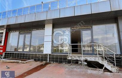 Yeniköy Atakent'te Deniz Manzaralı, 600m² Kiralık Dükkan