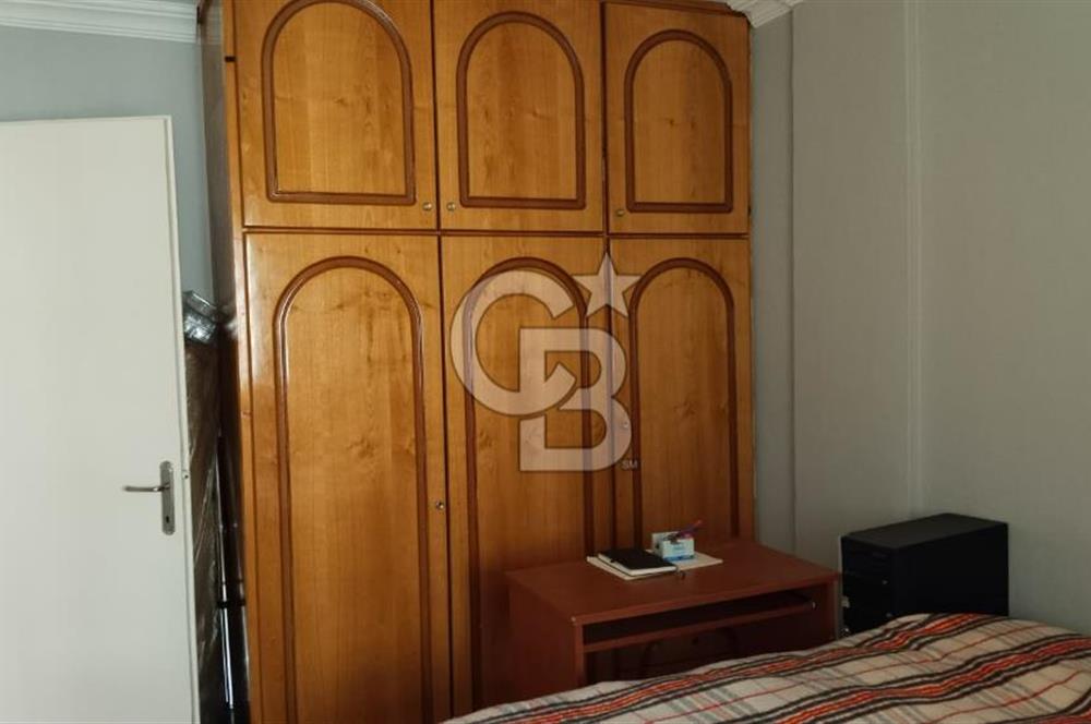 Çiğli, Egekent Mah., Sağlıkçılar Sitesinde 3+1 Satılık Daire