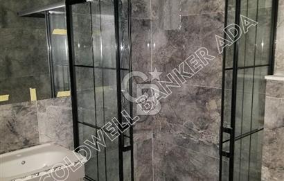 KUŞADASI İKİÇEŞMELİK MAHALLESİNDE OTOPARKLI GÜVENLİKLİ YENİ 1+1  DAİRE