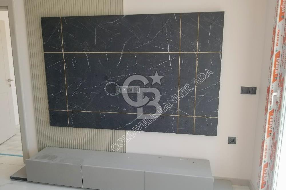 KUŞADASI İKİÇEŞMELİK MAHALLESİNDE OTOPARKLI GÜVENLİKLİ YENİ 1+1  DAİRE