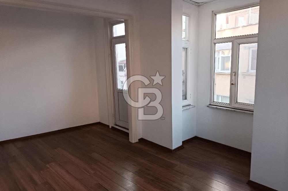 BEYOĞLU EMNİYET YANI 3.80 TAVAN TARİHİ BİNADA KİRALIK 3+1 DAİRE