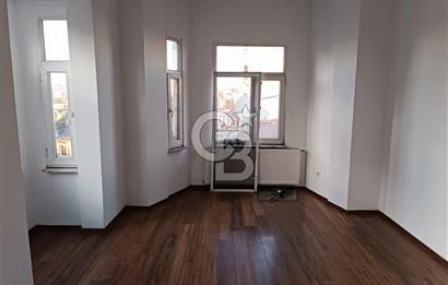 BEYOĞLU EMNİYET YANI 3.80 TAVAN TARİHİ BİNADA KİRALIK 3+1 DAİRE