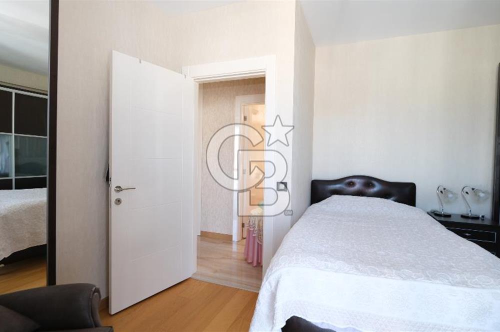 PARK CADDESİ VİVENDİ SİTESİ'NDE KATTA TEK 4,5+1 SATILIK DAİRE