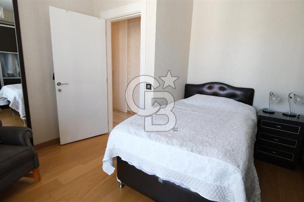 PARK CADDESİ VİVENDİ SİTESİ'NDE KATTA TEK 4,5+1 SATILIK DAİRE