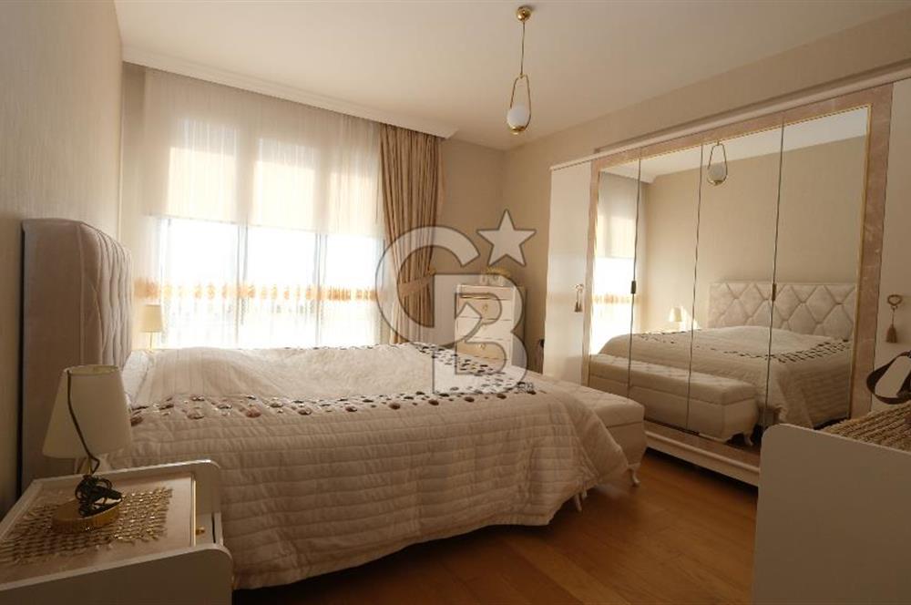 PARK CADDESİ VİVENDİ SİTESİ'NDE KATTA TEK 4,5+1 SATILIK DAİRE