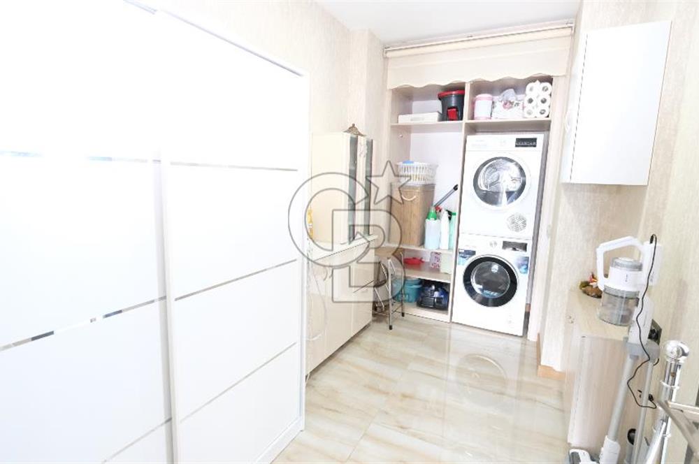 PARK CADDESİ VİVENDİ SİTESİ'NDE KATTA TEK 4,5+1 SATILIK DAİRE