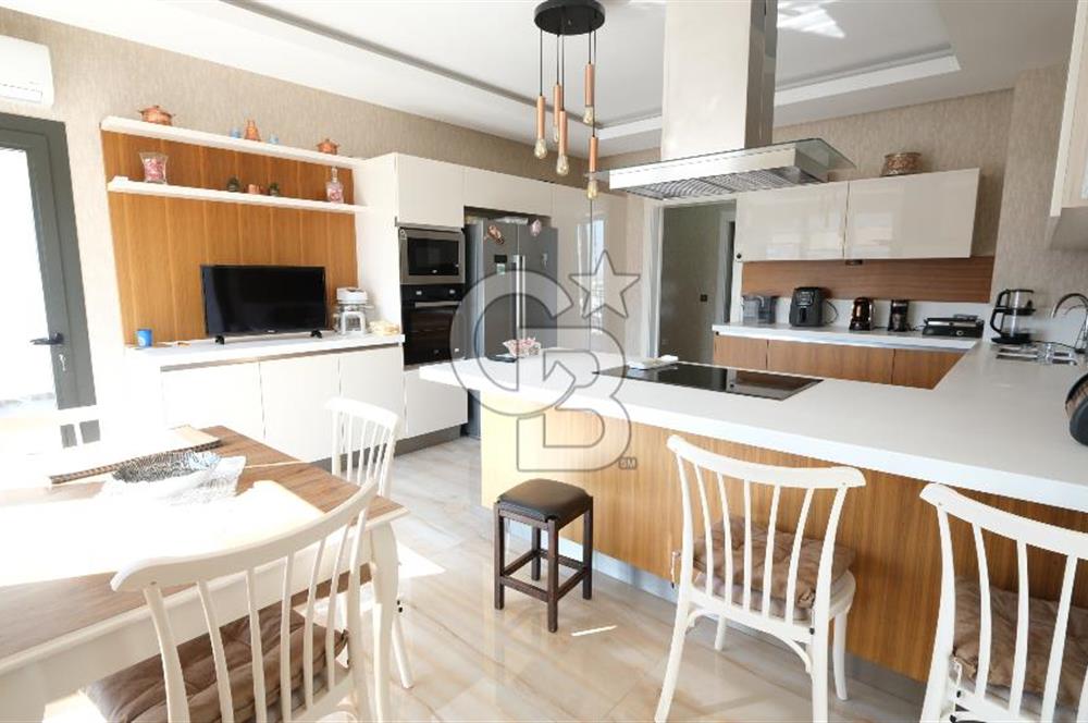 PARK CADDESİ VİVENDİ SİTESİ'NDE KATTA TEK 4,5+1 SATILIK DAİRE