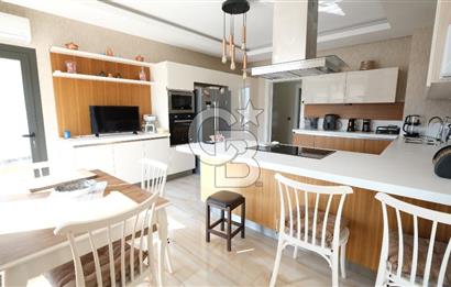 PARK CADDESİ VİVENDİ SİTESİ'NDE KATTA TEK 4,5+1 SATILIK DAİRE