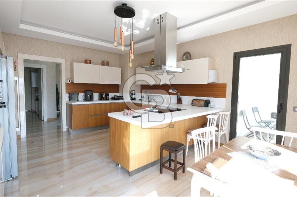 PARK CADDESİ VİVENDİ SİTESİ'NDE KATTA TEK 4,5+1 SATILIK DAİRE