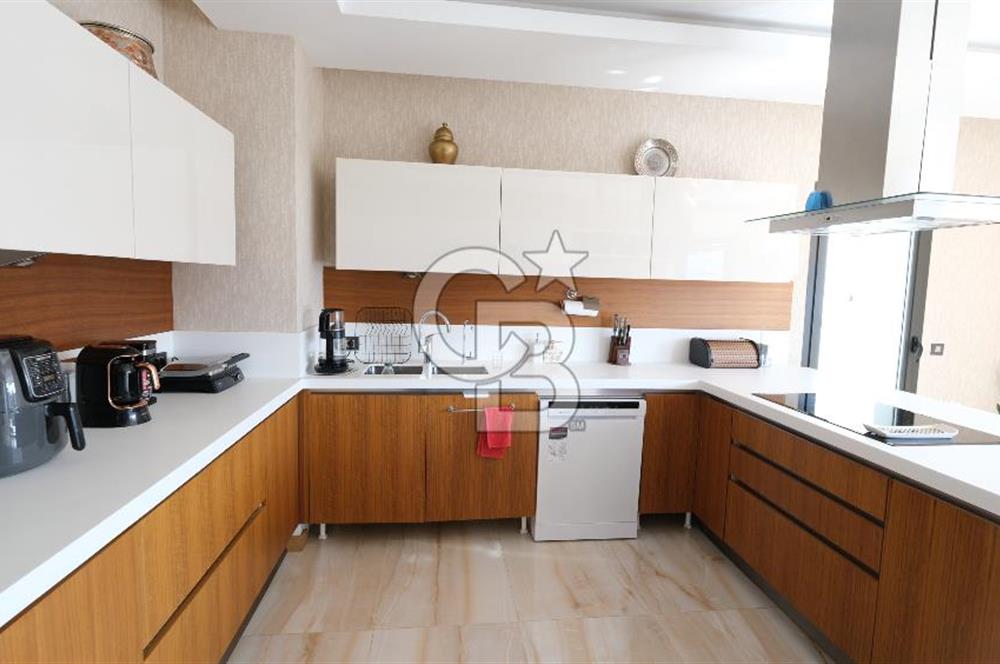 PARK CADDESİ VİVENDİ SİTESİ'NDE KATTA TEK 4,5+1 SATILIK DAİRE