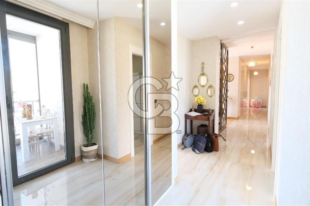PARK CADDESİ VİVENDİ SİTESİ'NDE KATTA TEK 4,5+1 SATILIK DAİRE