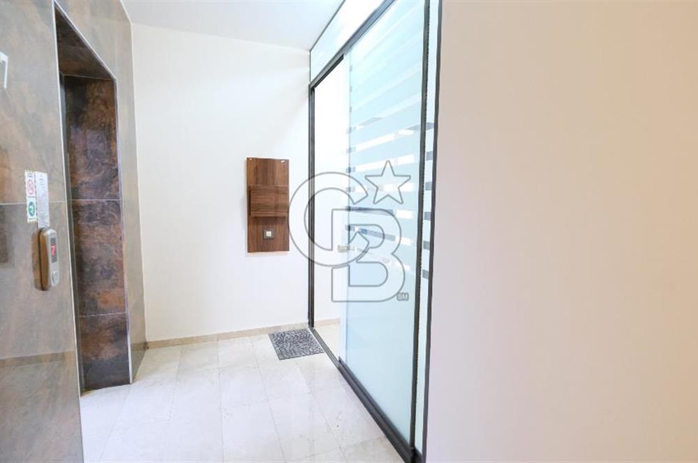 PARK CADDESİ VİVENDİ SİTESİ'NDE KATTA TEK 4,5+1 SATILIK DAİRE