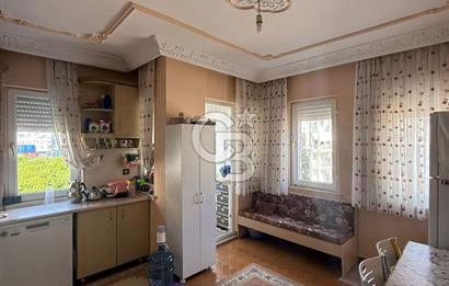 MEYDAN KAVŞAĞINDA SATILIK KATTA TEK DAİRE GENİŞ ARAKAT 3+1