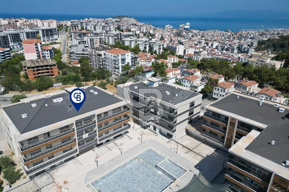 KUŞADASI İKİÇEŞMELİK MAHALLESİNDE OTOPARKLI GÜVENLİKLİ YENİ 1+1  DAİRE