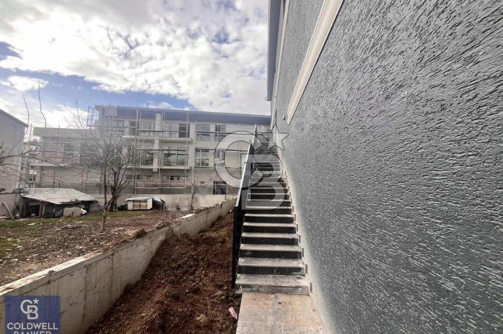 Başiskele Sahil'de 1+1 Dublex Kiralık Daire