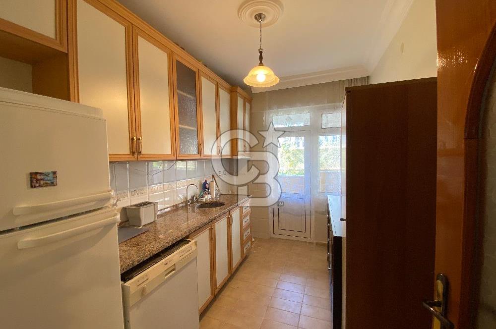 ALTINOLUK’TA HAVUZLU DENİZE 50 M. HAVUZLU SİTE İÇİNDE SATILIK 2+1 DAİRE