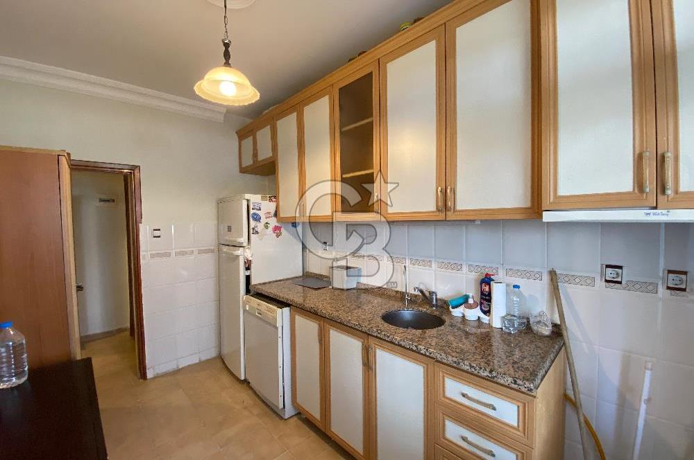 ALTINOLUK’TA HAVUZLU DENİZE 50 M. HAVUZLU SİTE İÇİNDE SATILIK 2+1 DAİRE