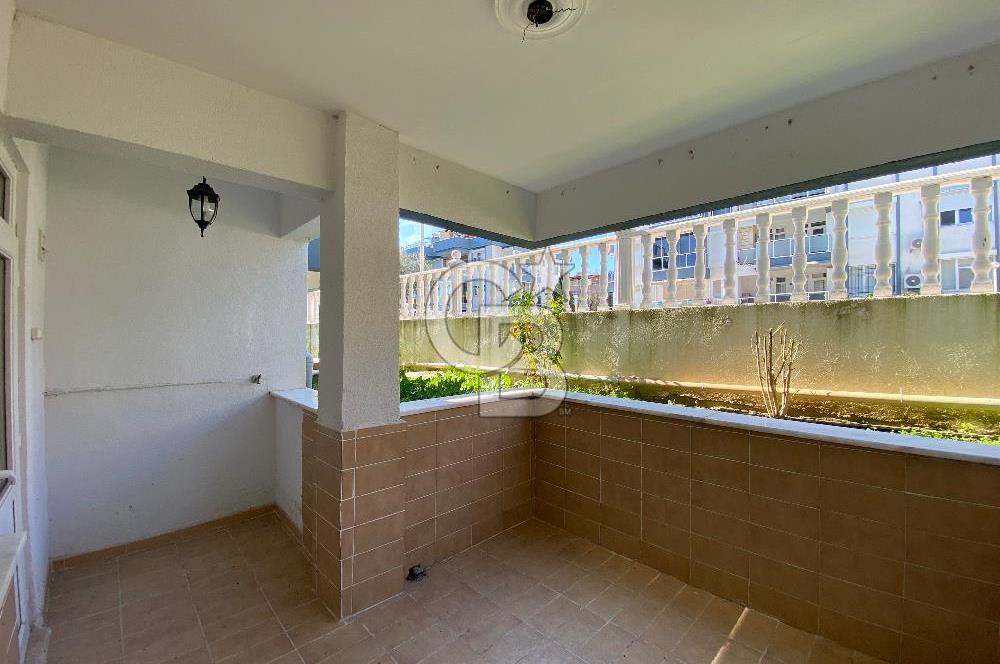 ALTINOLUK’TA HAVUZLU DENİZE 50 M. HAVUZLU SİTE İÇİNDE SATILIK 2+1 DAİRE