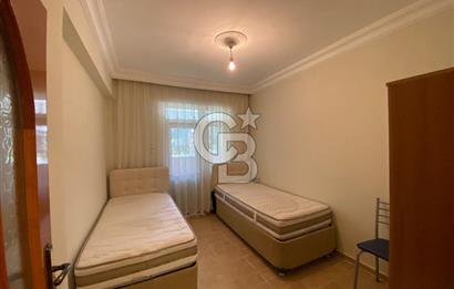 ALTINOLUK’TA HAVUZLU DENİZE 50 M. HAVUZLU SİTE İÇİNDE SATILIK 2+1 DAİRE