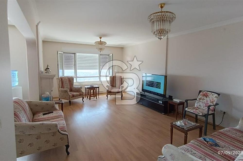 Karşıyaka Yüksek vadi evlerinde Manzaralı Kiralık 4+1