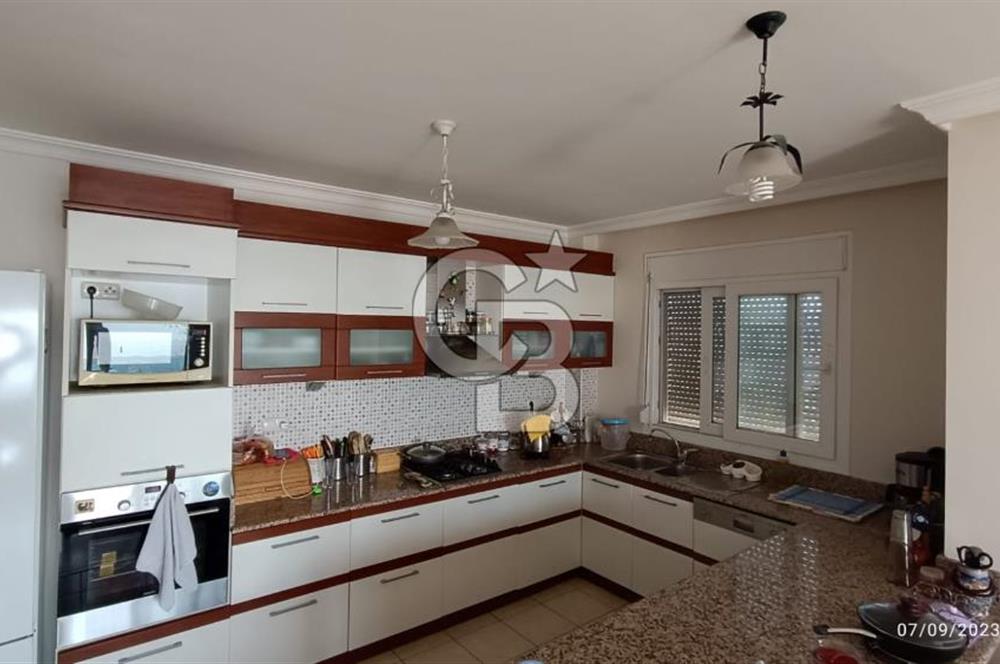 Karşıyaka Yüksek vadi evlerinde Manzaralı Kiralık 4+1