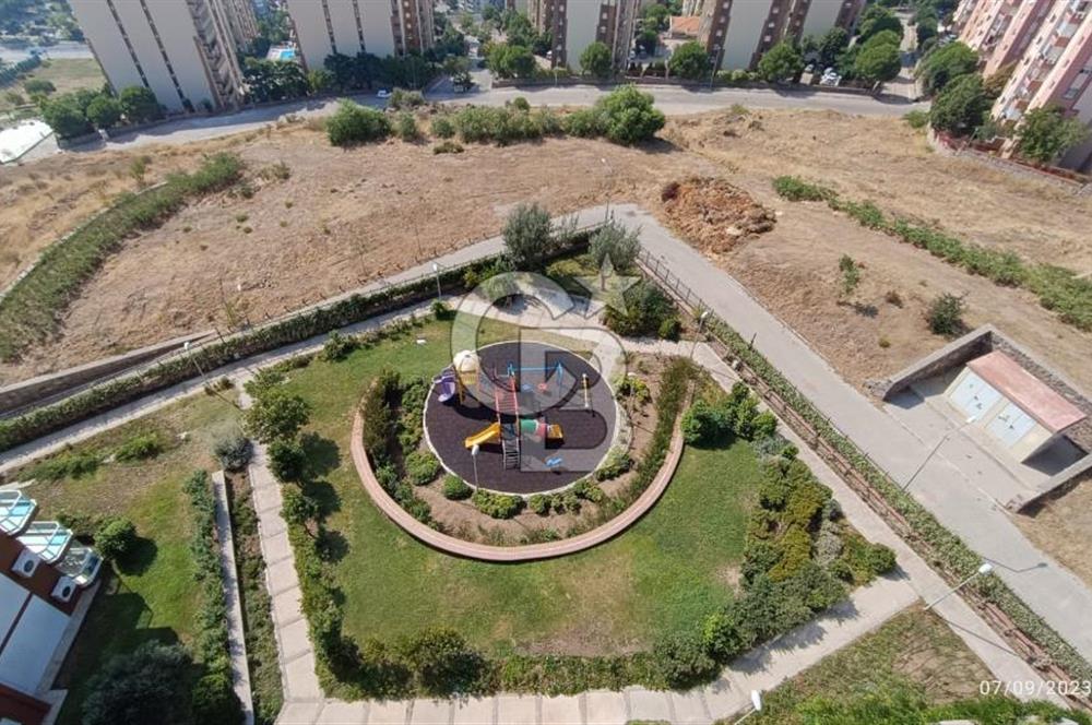 Karşıyaka Yüksek vadi evlerinde Manzaralı Kiralık 4+1