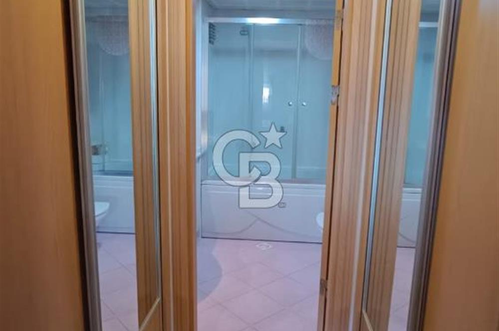 Karşıyaka Yüksek vadi evlerinde Manzaralı Kiralık 4+1