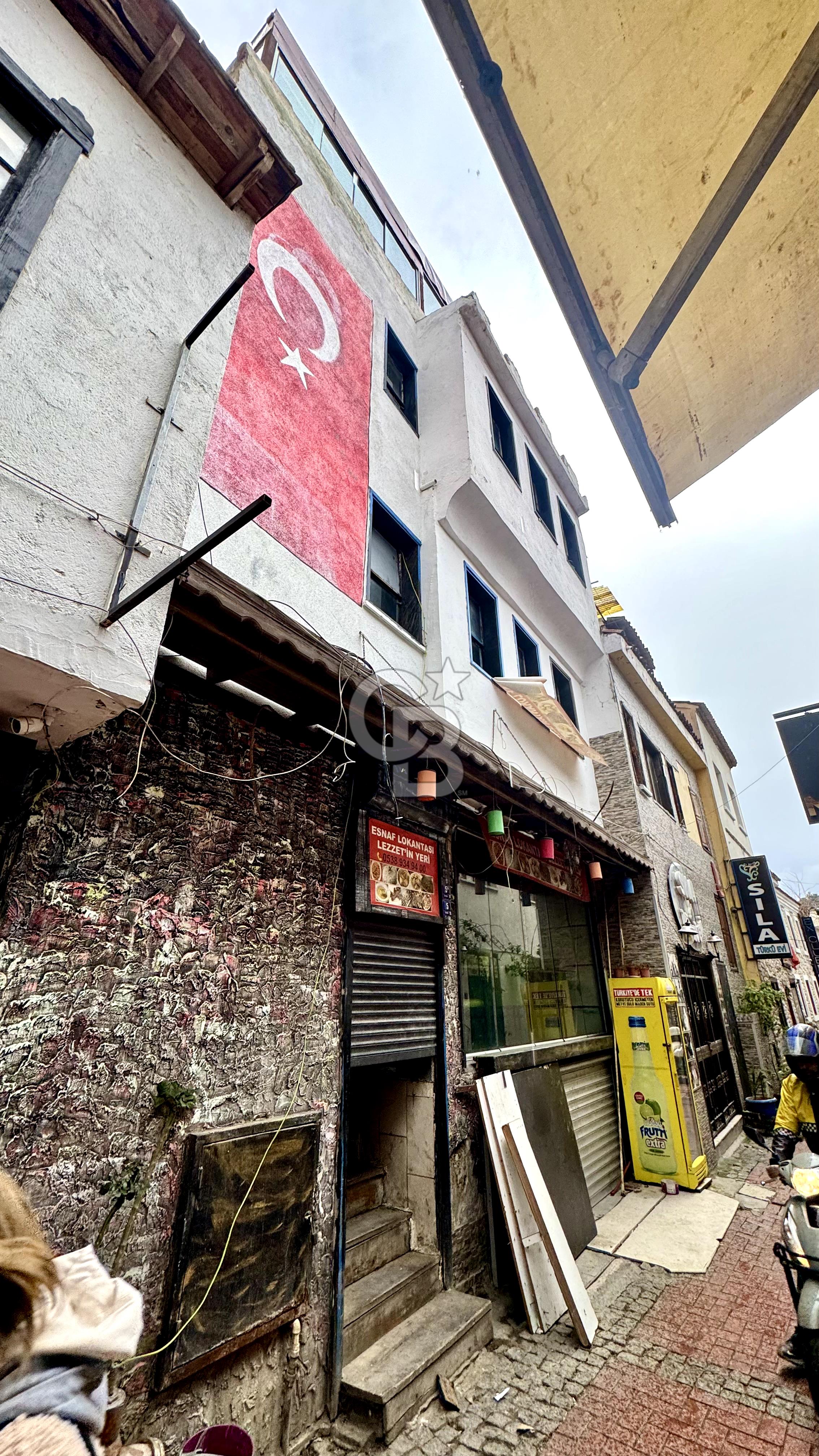 Liman ve Çarşı Yakını: 4 Katlı, Tam Faal Restoran Binası Yeni Sahibini Bekliyor