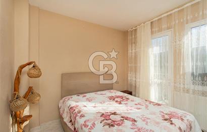 Yenifoça Merkezi Konumda Satılık 3+1 Tripleks Villa