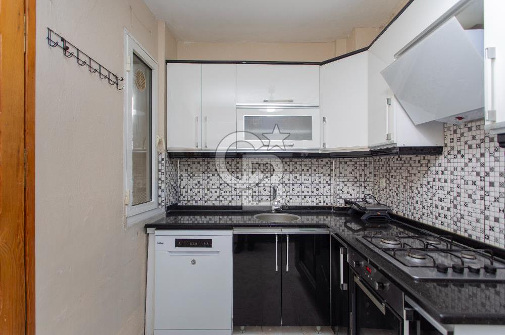 Yenifoça Merkezi Konumda Satılık 3+1 Tripleks Villa