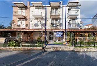 Yenifoça Merkezi Konumda Satılık 3+1 Tripleks Villa - 9 - 332946