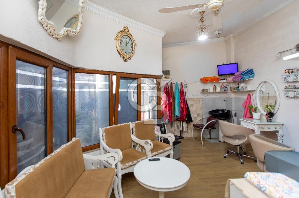 Foça Fevzipaşa Mah. Pasaj İçerisinde Satılık Dükkan