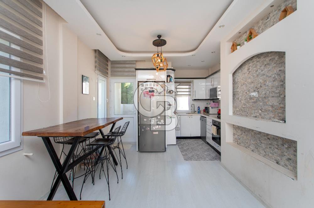 Foça Atatürk Mah. Satılık Tadilatlı 3+1 Daire