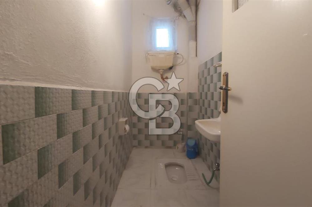 Afyon-Dazkırı Yeniyol Mah.de Merkeze Yakın Satılık Müstakil Ev ve Arsası