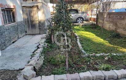 Afyon-Dazkırı Yeniyol Mah.de Merkeze Yakın Satılık Müstakil Ev ve Arsası