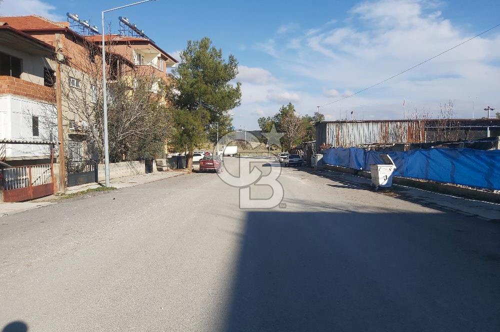 Afyon-Dazkırı Yeniyol Mah.de Merkeze Yakın Satılık Müstakil Ev ve Arsası