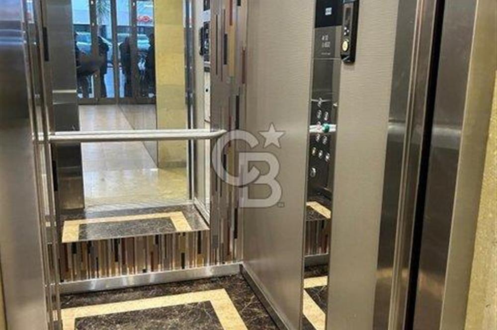 Bağdat caddesi'nde iş yeri ve konuta uygun sahil tarafında 3+1